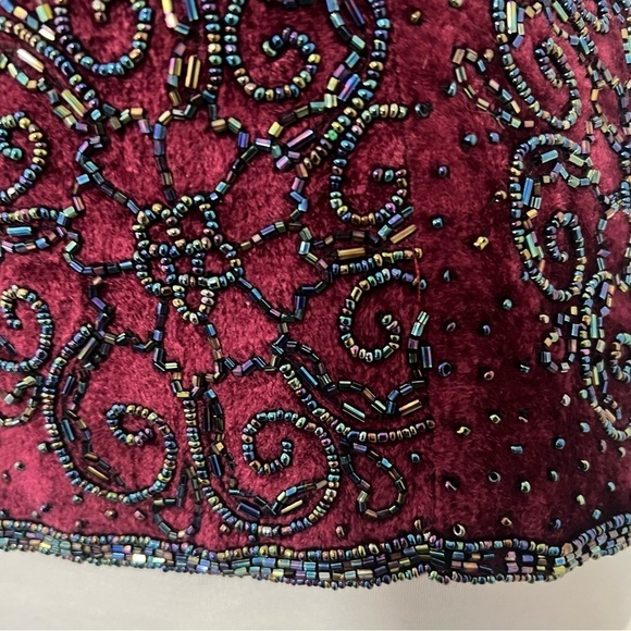 Vintage Paradise NY Medium Wine Color Embellished Sleeveless Lined Back Zip Top - Picture 3 of 14